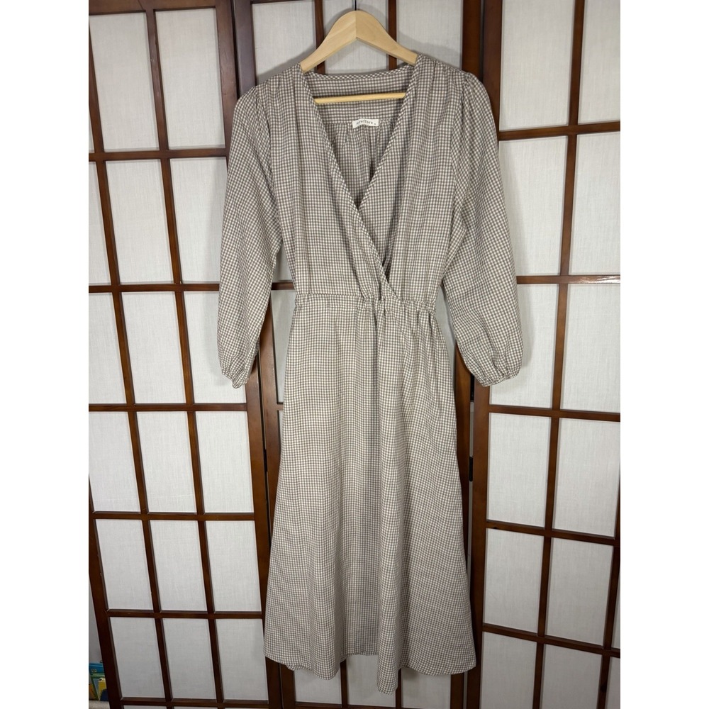 Neuflora Tan Gingham Midi Dress XL in Family Pictures Holiday Cottage